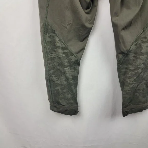 Lululemon Run for  Your Life Women's Leggings Crop Size 6 Green Mesh Rushed Camo - Picture 6 of 8